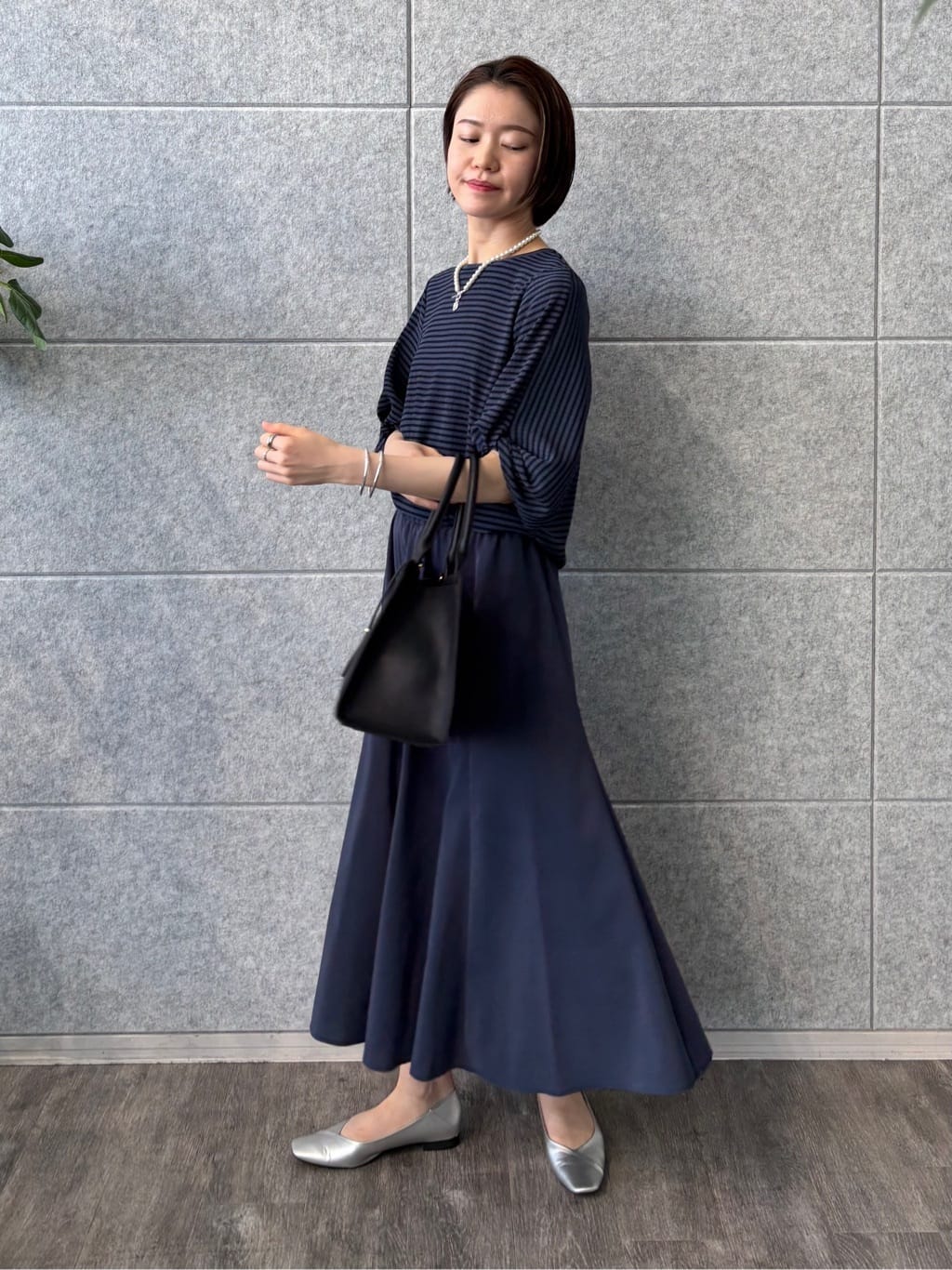 kanaeさんの「INDIVI｜【UVケア／吸汗速乾】凹凸素材ねじり袖トップス」を使ったコーディネート