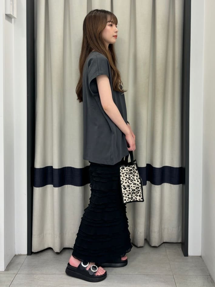 ainaさんの「grove｜【Lee&times;grove別注】PRINT　SLEEVELESS T-SHIRTS」を使ったコーディネート
