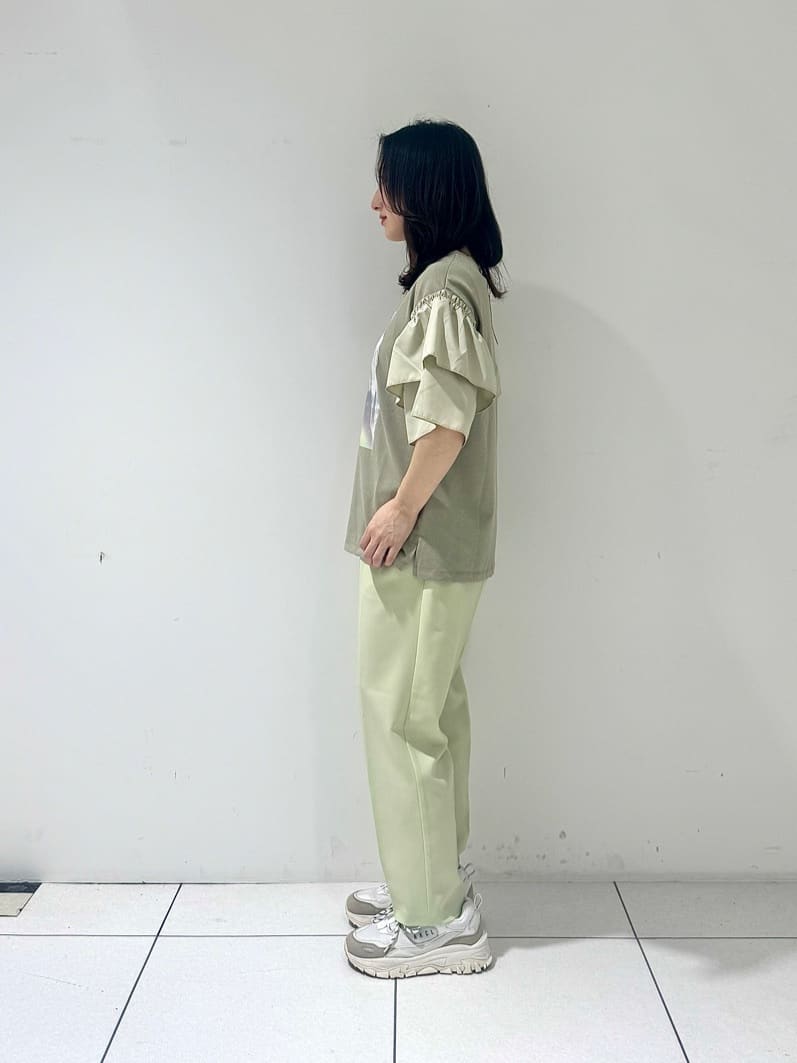 そんさんの「INDIVI｜【接触冷感／セットアップ対応】イージーテーパードパンツ【通勤・セレモニー】」を使ったコーディネート