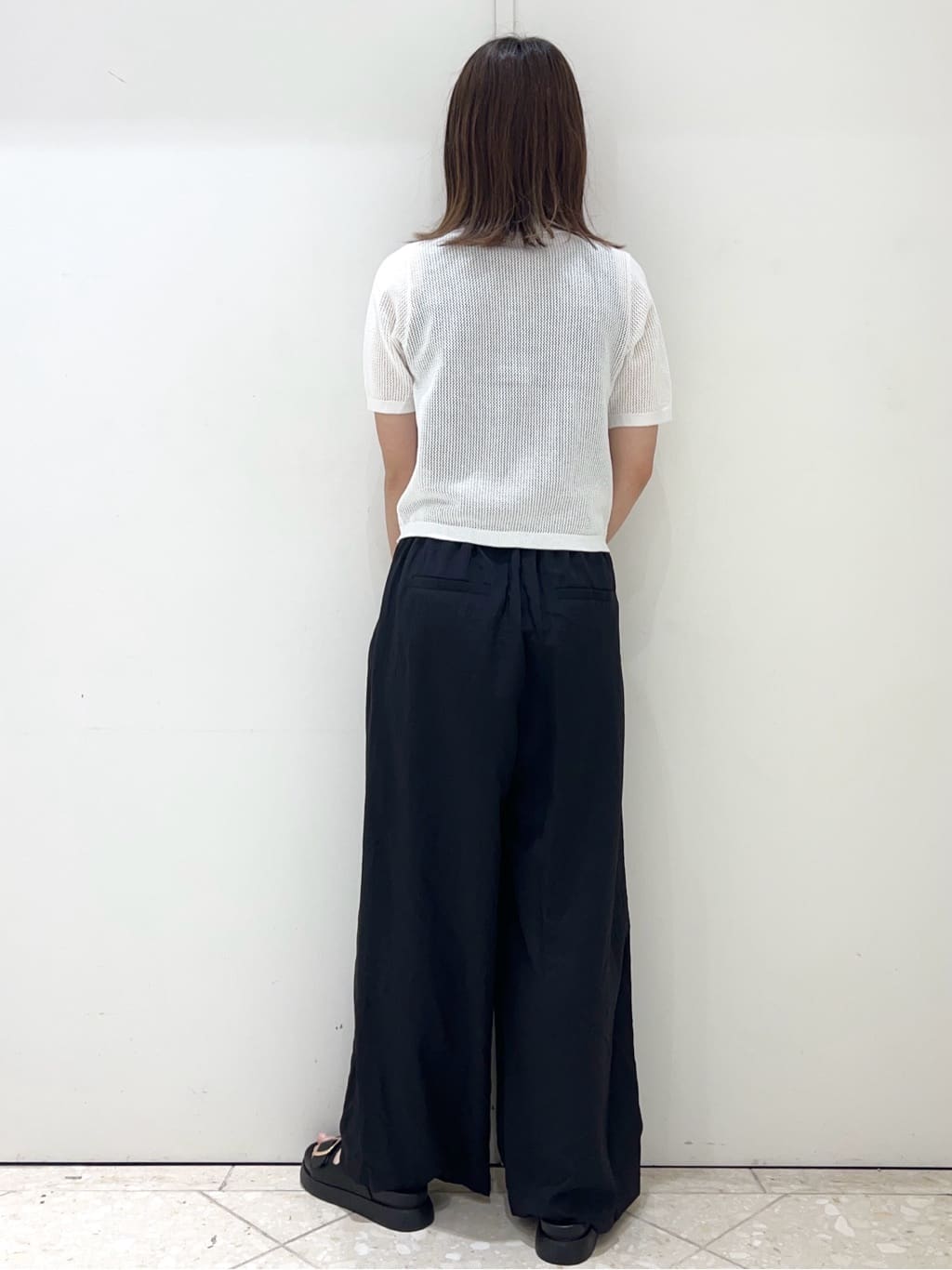 yuiさんの「OPAQUE.CLIP｜◆《CLASSY掲載》透かし編みポロニット【洗濯機洗い可】」を使ったコーディネート