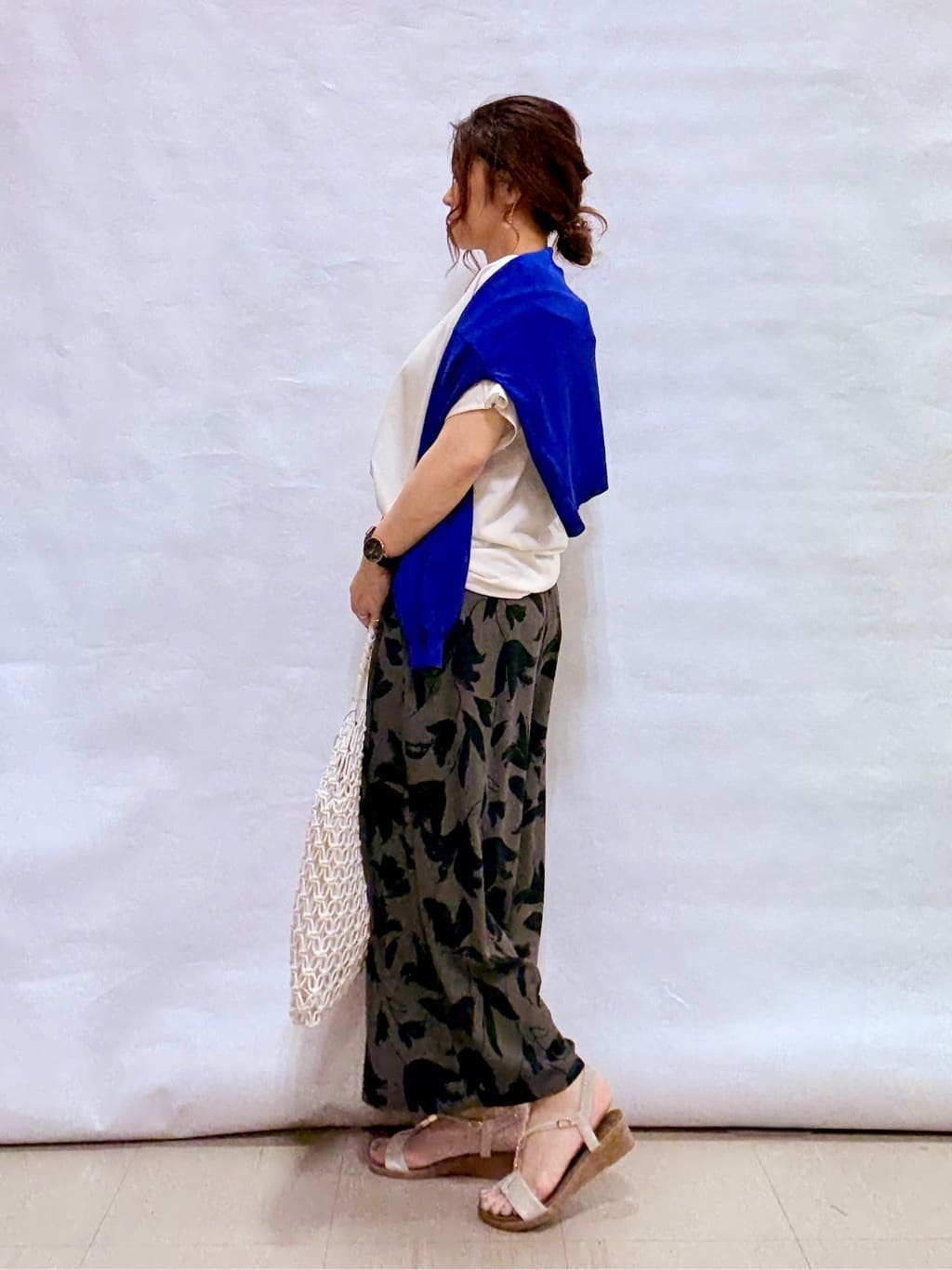 fuuさんの「SHOO･LA･RUE｜ニュアンスデザインがこなれ見え 刺繍デザイン シアーカーディガン」を使ったコーディネート