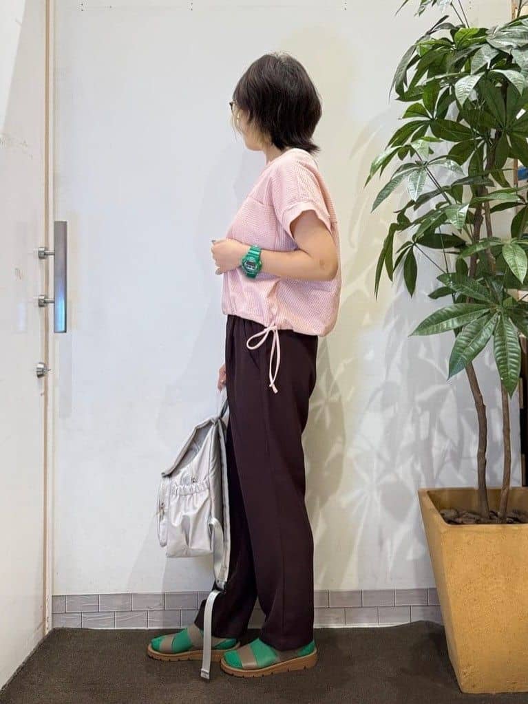 misakiさんの「SHOO･LA･RUE｜【洗える/S-LL】シルエット変化を楽しめる サッカーストライプ柄スキッパートップス」を使ったコーディネート
