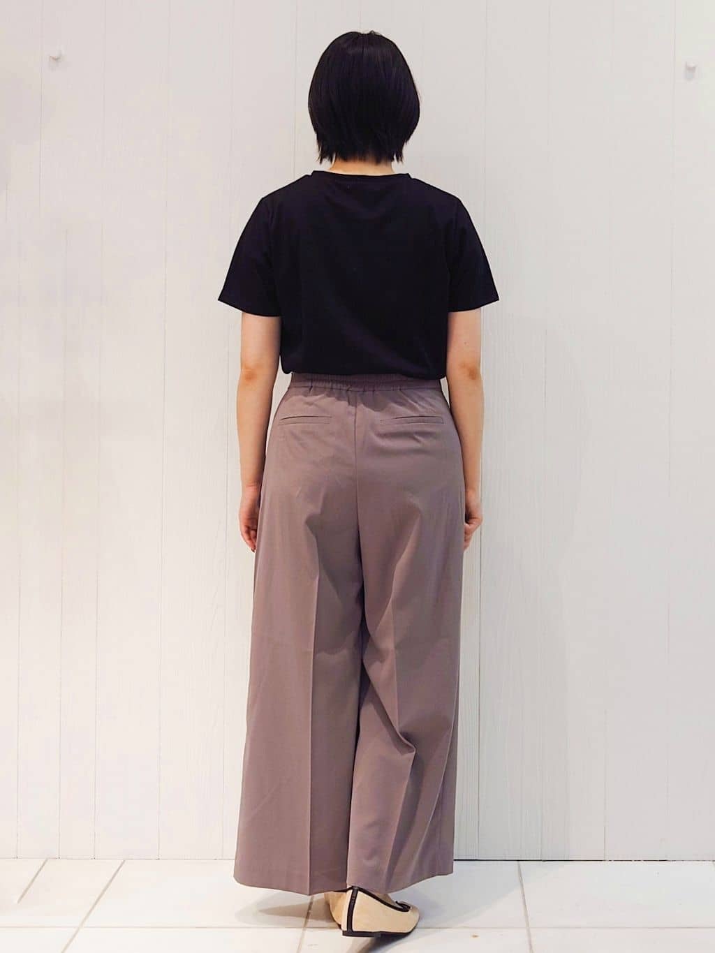 haruさんの「index｜パール調刺繍ロゴTシャツ【汗ジミ防止／吸水速乾／接触冷感／UVケア／洗濯機洗い可】」を使ったコーディネート