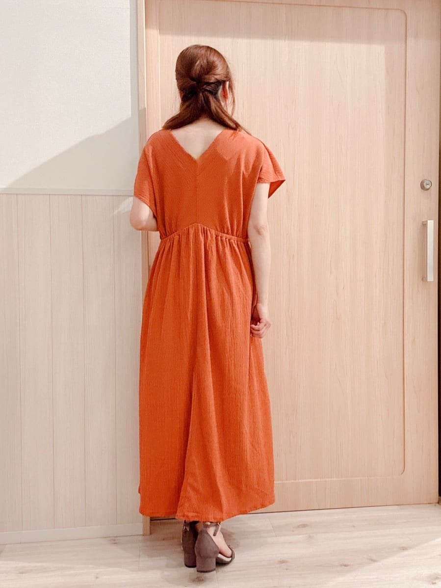 モカさんの「SHOO･LA･RUE｜【前後2WAY】さらりと大人上品に 楊柳フレンチワンピース」を使ったコーディネート