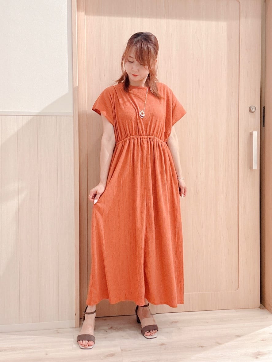 モカさんの「SHOO･LA･RUE｜【前後2WAY】さらりと大人上品に 楊柳フレンチワンピース」を使ったコーディネート
