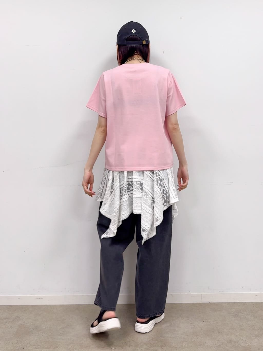 𝐜𝐡𝐢𝐤𝐚さんの「SHOO･LA･RUE｜【2WAY】スカートにもなる イレヘム レースビスチェ」を使ったコーディネート