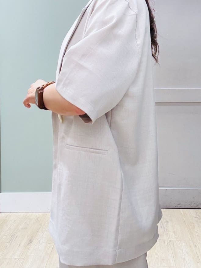 Komi☆さんの「grove｜軽やかに羽織れて、きちんと見え ハーフスリーブテーラードジャケット」を使ったコーディネート