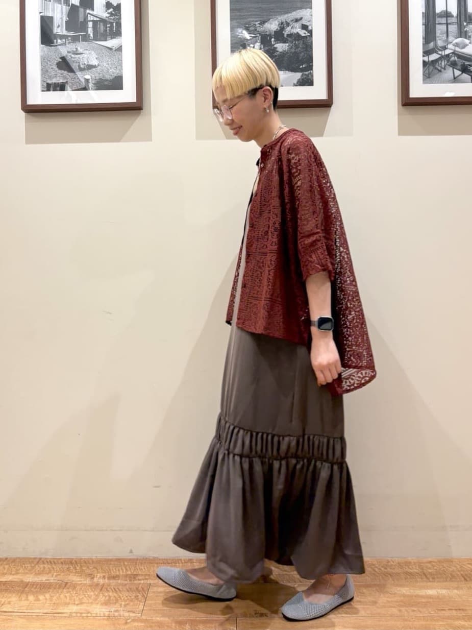 Ayumiさんの「SHOO･LA･RUE｜大人レトロスタイルに レースポンチョシャツ」を使ったコーディネート