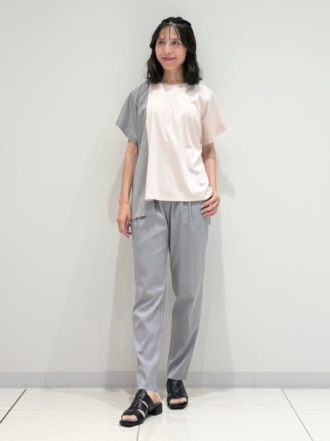 kayoさんの「INDIVI｜【洗える／汗ジミ防止】バイカラー＆アシメヘム Tシャツ」を使ったコーディネート