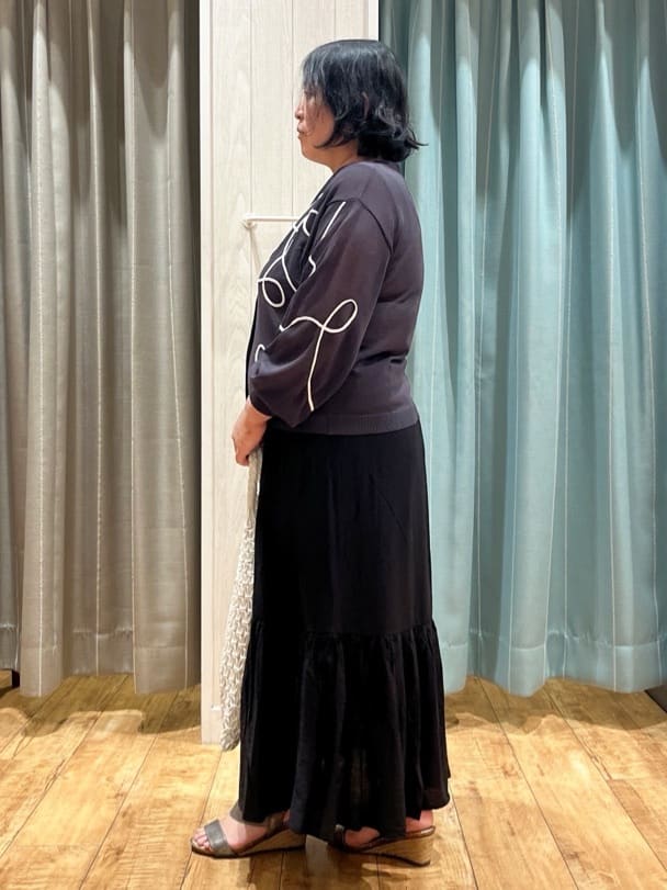 あやさんの「SHOO･LA･RUE｜ニュアンスデザインがこなれ見え 刺繍デザイン シアーカーディガン」を使ったコーディネート