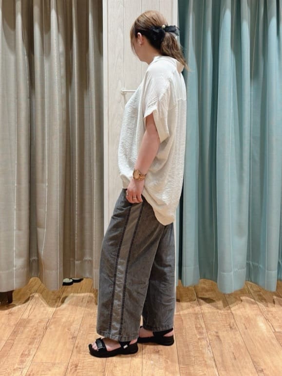 HANAさんの「SHOO･LA･RUE｜【ひんやり】すっきりきれいに体型カバー コクーンシルエットワンピース」を使ったコーディネート