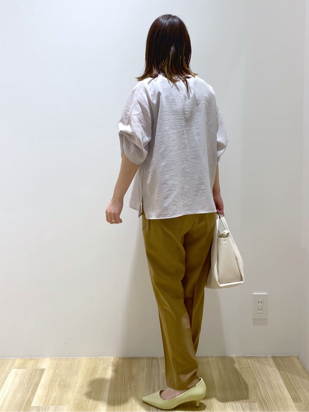 えりさんの「OPAQUE.CLIP｜美脚イージーテーパードパンツ【防シワ／洗濯機洗い可／抗ピル／ストレッチ】《丈が選べる／SS-LLサイ」を使ったコーディネート
