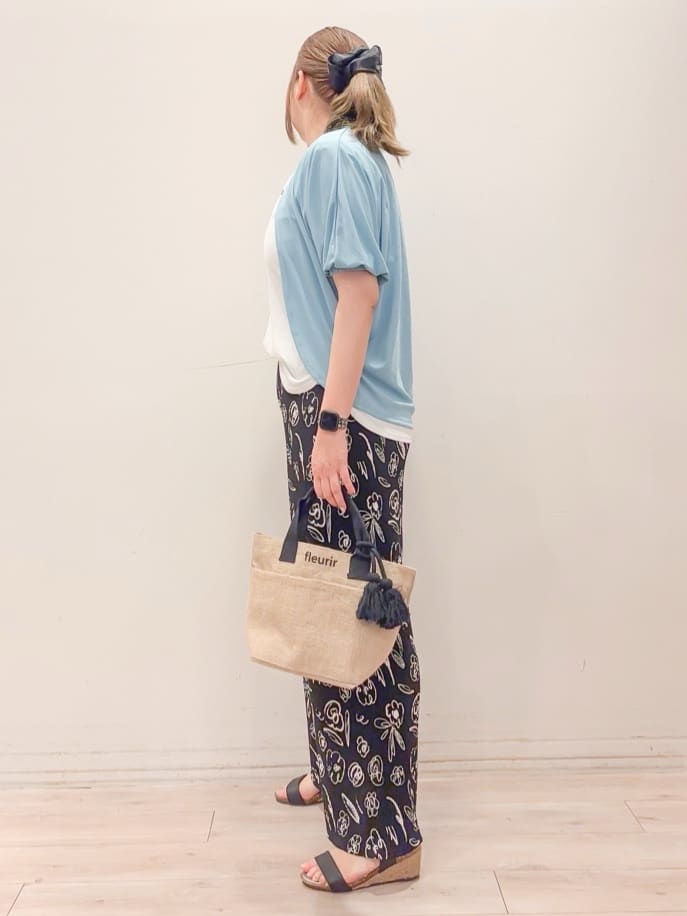 naoさんの「SHOO･LA･RUE｜【UV/さらさらタッチ】女性らしさ漂う 5分袖ボレロカーディガン」を使ったコーディネート