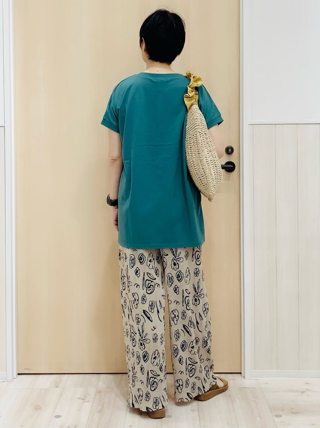 ノンさんの「SHOO･LA･RUE｜◆【洗える/S-LL/ひんやり/UV】汗をかいても気になりにくい スリットトップス」を使ったコーディネート