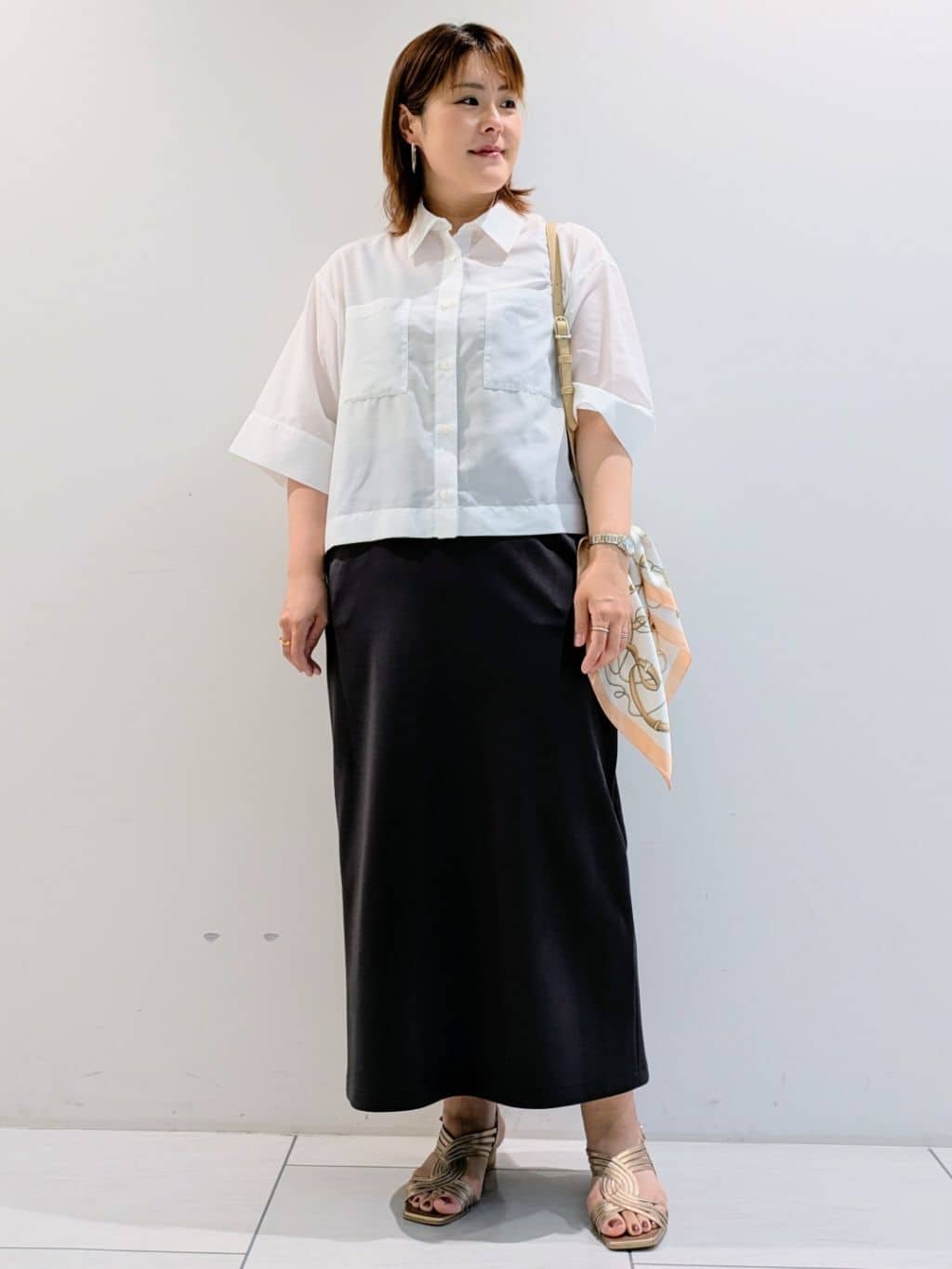 Onumaさんの「UNTITLED｜【前開き/洗える】ショート丈シアーシャツ」を使ったコーディネート