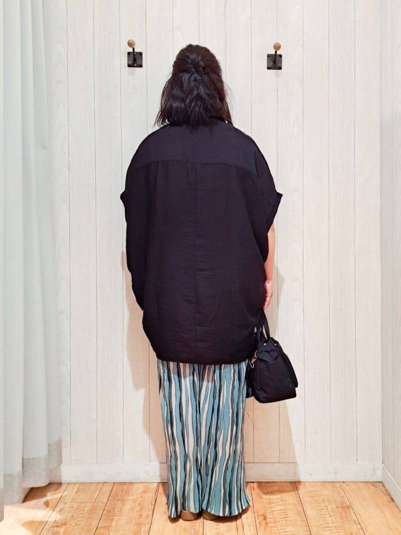 kotomiさんの「SHOO･LA･RUE｜【ひんやり】すっきりきれいに体型カバー コクーンシルエットワンピース」を使ったコーディネート