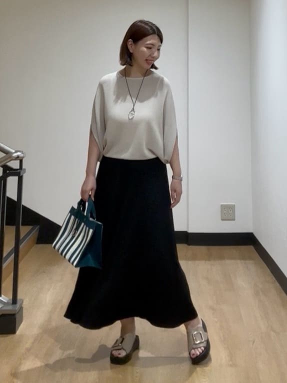 MIKIKOさんの「UNTITLED｜ビッグオーバルネックレス」を使ったコーディネート