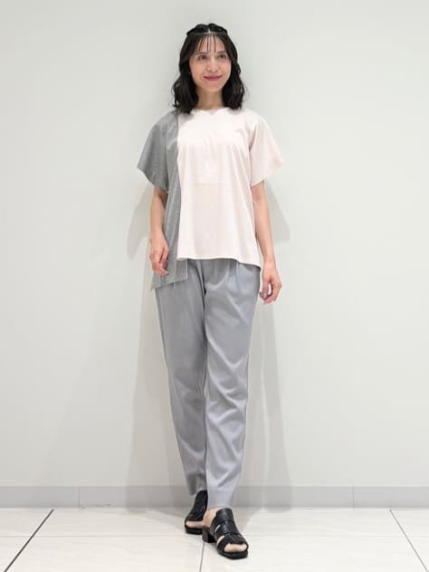kayoさんの「INDIVI｜【洗える／汗ジミ防止】バイカラー＆アシメヘム Tシャツ」を使ったコーディネート