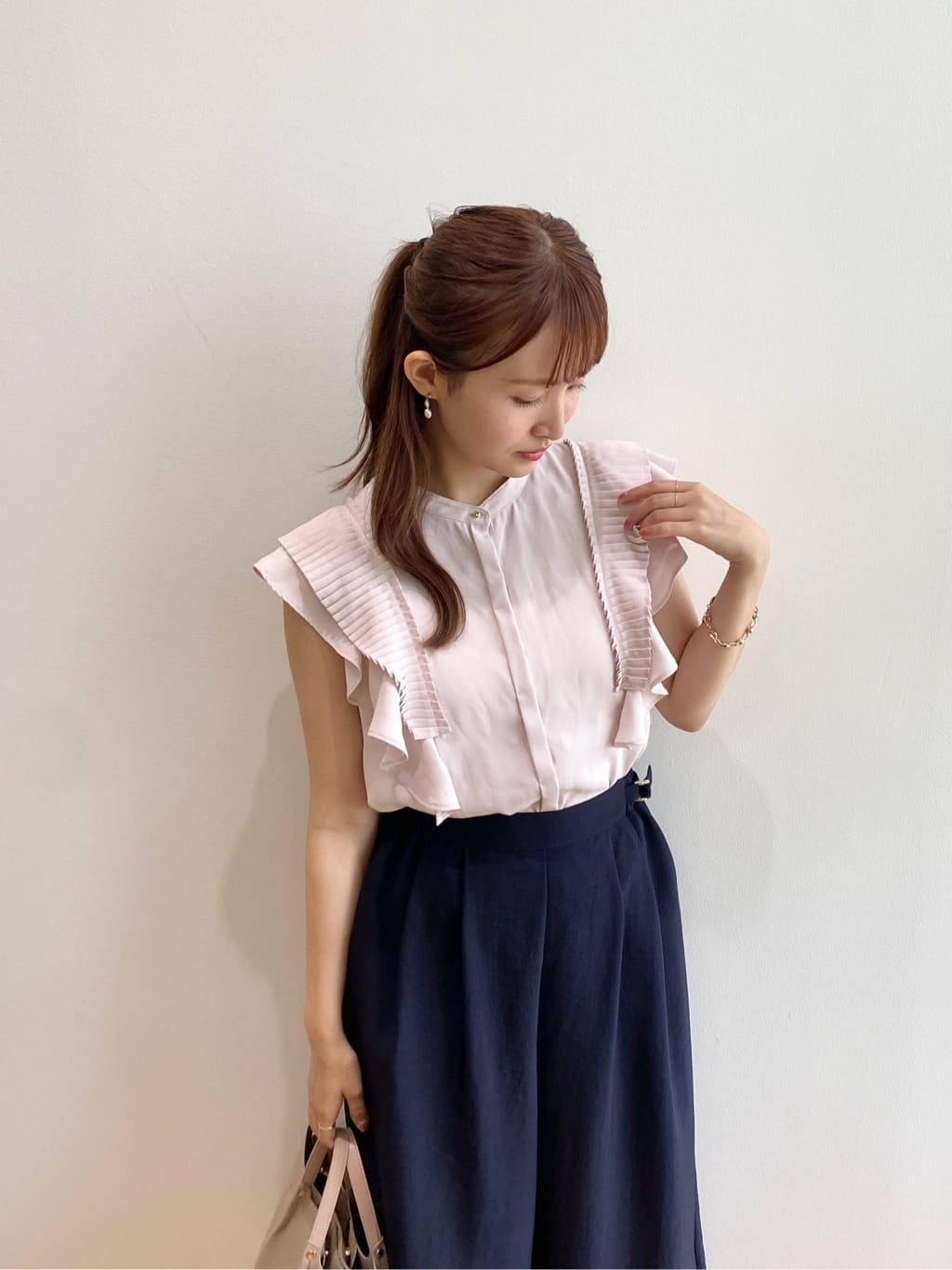 みさかさんの「index｜サイドタブデザインスカンツ【洗濯機洗い可／吸水速乾／防シワ／抗ピル／イージーアイロン】」を使ったコーディネート