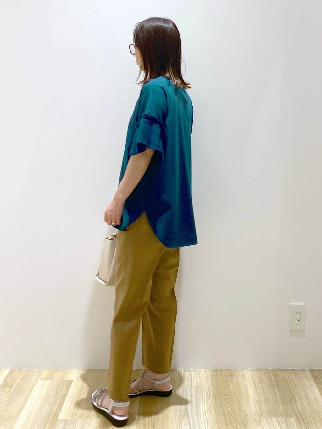 えりさんの「OPAQUE.CLIP｜美脚イージーテーパードパンツ【防シワ／洗濯機洗い可／抗ピル／ストレッチ】《丈が選べる／SS-LLサイ」を使ったコーディネート