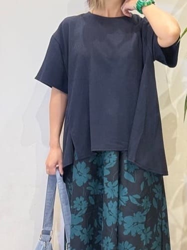 misakiさんの「SHOO･LA･RUE｜【S-LL/洗える/体型カバー/5分袖】涼しくきれいに決まる Aライントップス」を使ったコーディネート