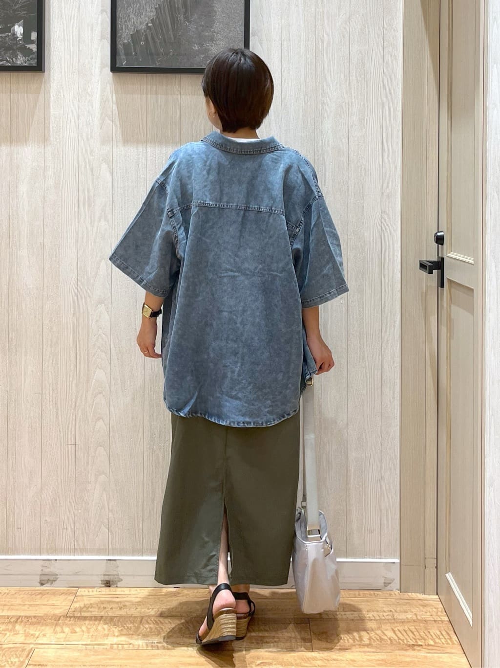 shirayuuuさんの「SHOO･LA･RUE｜【S-LL】コーデの主役になる コード刺繍デザインＴシャツ」を使ったコーディネート