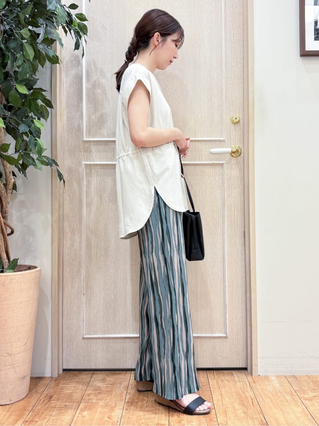 なみさんの「SHOO･LA･RUE｜【S-LL】シルエットが変えられる ウエストリボンブラウス」を使ったコーディネート