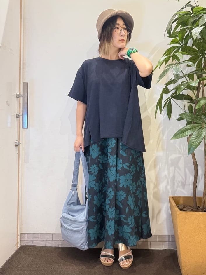misakiさんの「SHOO･LA･RUE｜【S-LL/洗える/体型カバー/5分袖】涼しくきれいに決まる Aライントップス」を使ったコーディネート