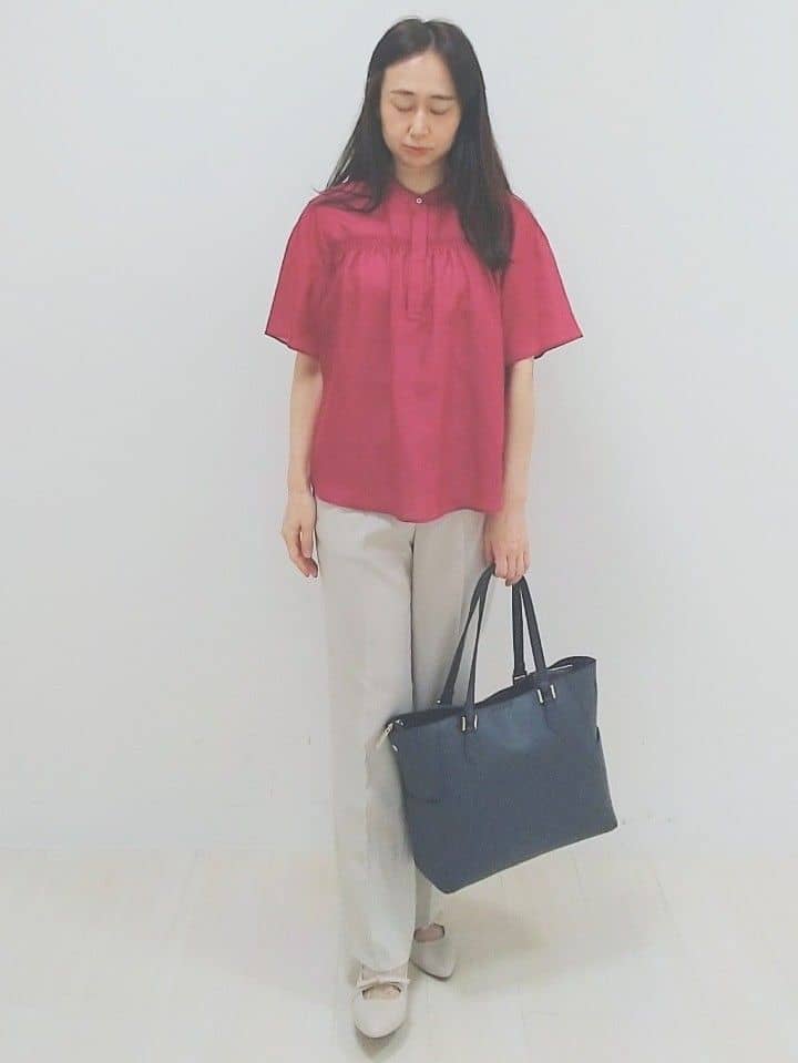 SANAさんの「Reflect｜【選べる5色◎／マシンウォッシュ可】シャーリングデザインブラウス」を使ったコーディネート