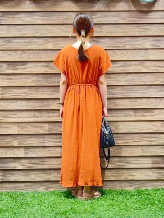 himiさんの「SHOO･LA･RUE｜【前後2WAY】さらりと大人上品に 楊柳フレンチワンピース」を使ったコーディネート