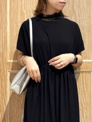 meiさんの「SHOO･LA･RUE｜【前後2WAY】さらりと大人上品に 楊柳フレンチワンピース」を使ったコーディネート