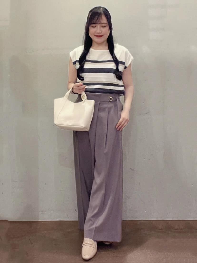 Hitomiさんの「index｜ラップストレートパンツ【接触冷感／抗ピル／洗濯機洗い可／イージーアイロン】」を使ったコーディネート
