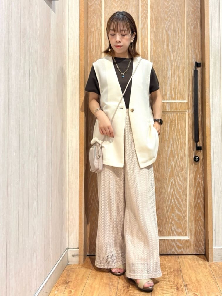 meiさんの「SHOO･LA･RUE｜【S-LL】夏のレイヤードコーデに さらりと着られるメッシュジレ」を使ったコーディネート