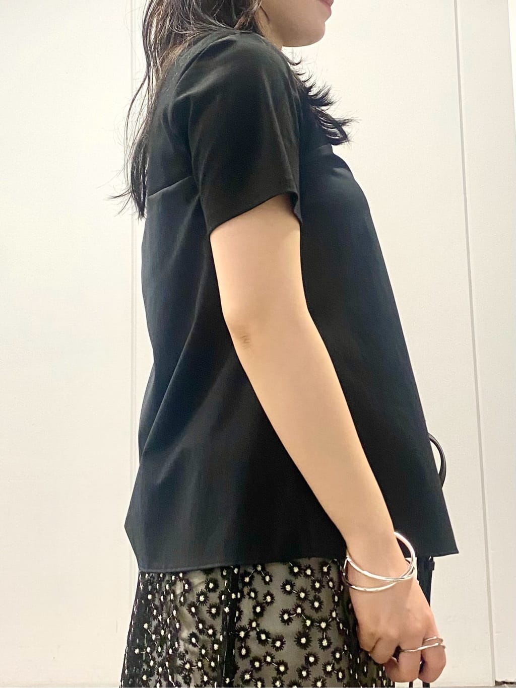 misakiさんの「INDIVI｜【洗える】ビスチェレイヤード風トップス」を使ったコーディネート