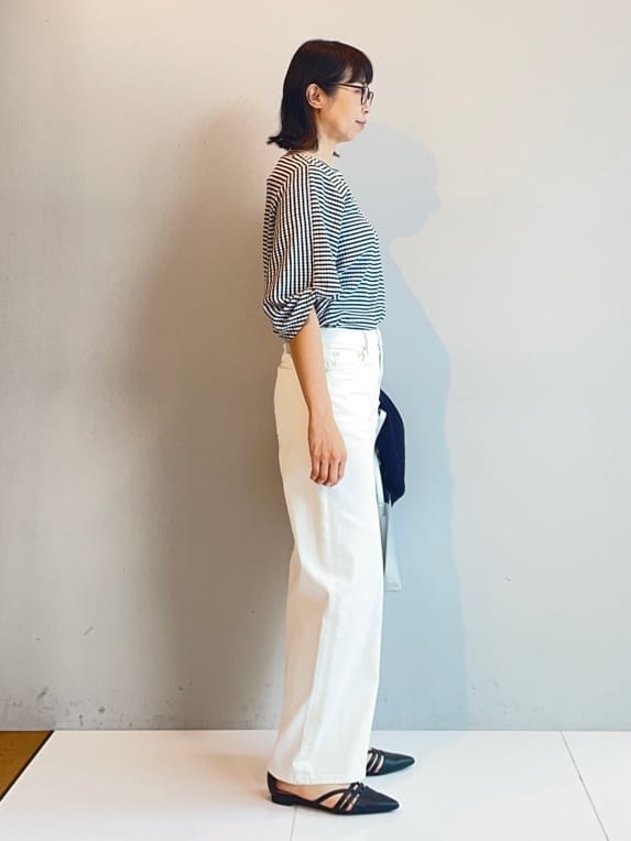 murayamaさんの「INDIVI｜【褒められデニム】ワイドストレート デニムパンツ」を使ったコーディネート