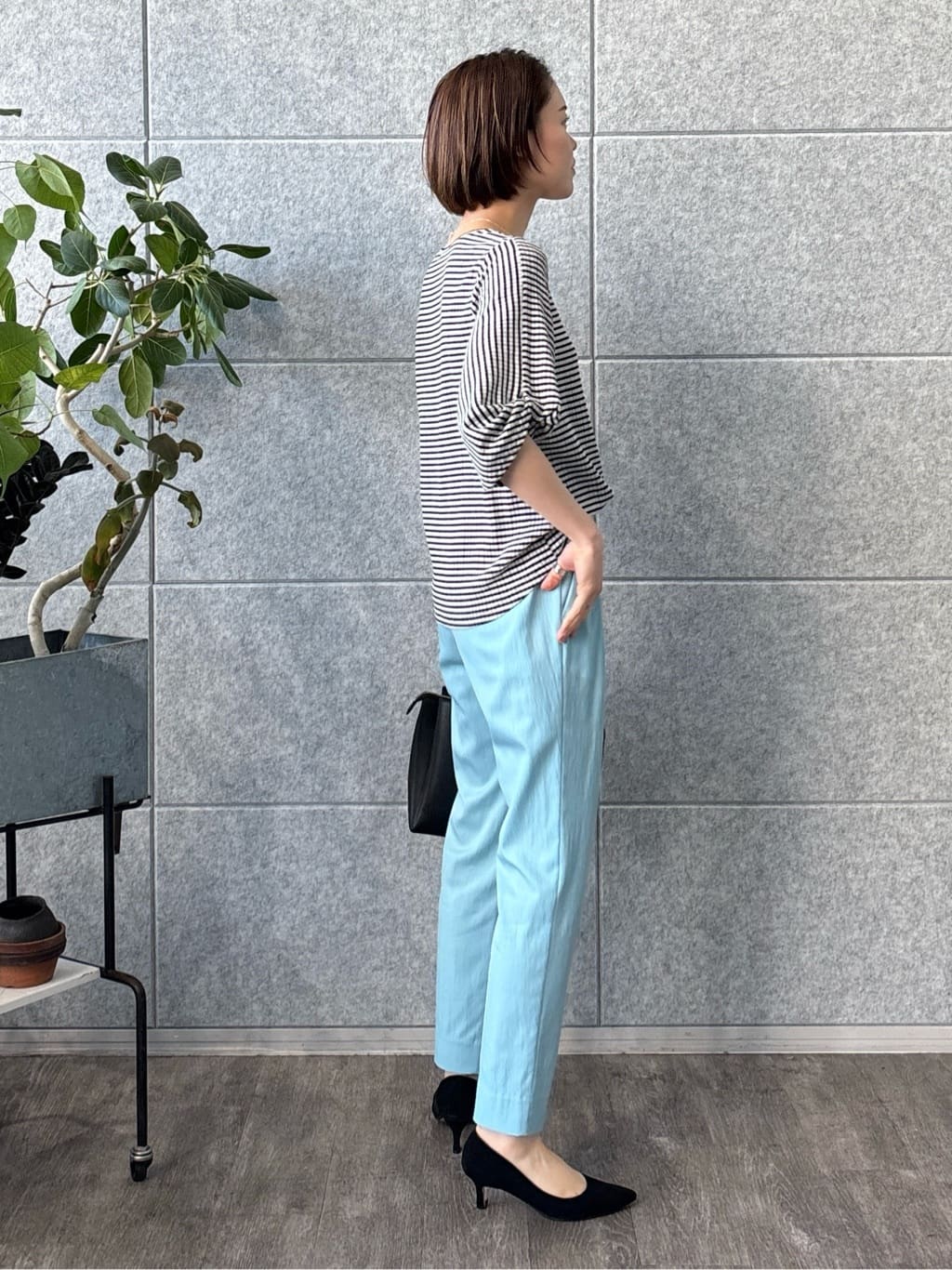 kanaeさんの「INDIVI｜【UVケア／吸汗速乾】凹凸素材ねじり袖トップス」を使ったコーディネート