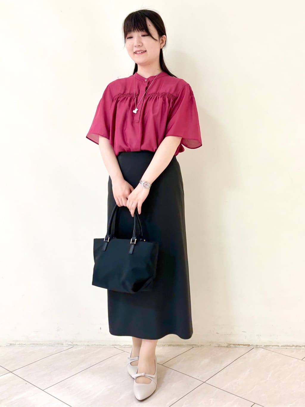 mikiさんの「Reflect｜【選べる5色◎／マシンウォッシュ可】シャーリングデザインブラウス」を使ったコーディネート