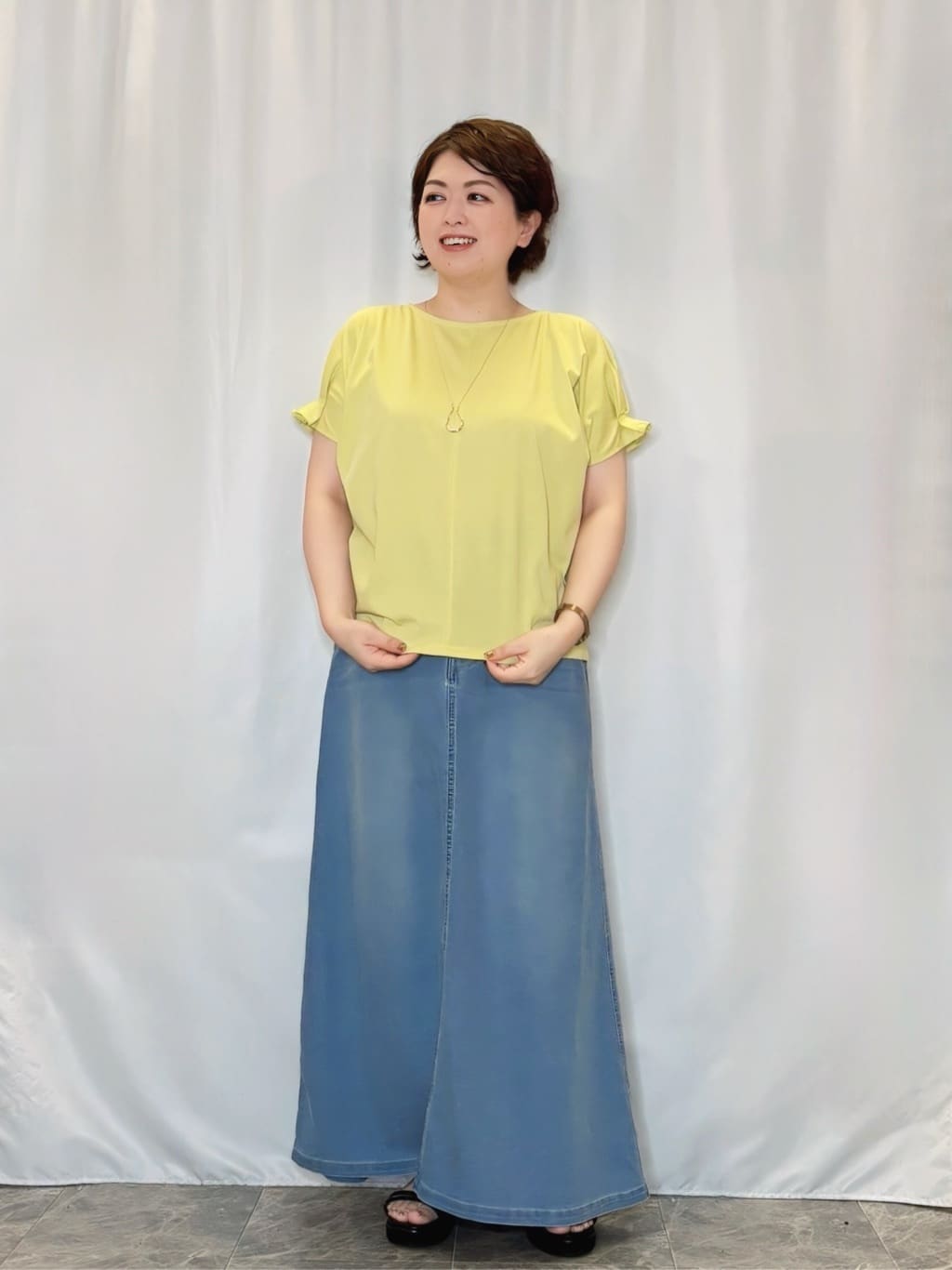 たみさんの「SHOO･LA･RUE｜【S-LL/UV/プチプラ】お袖タックで好印象 デザインTシャツ」を使ったコーディネート
