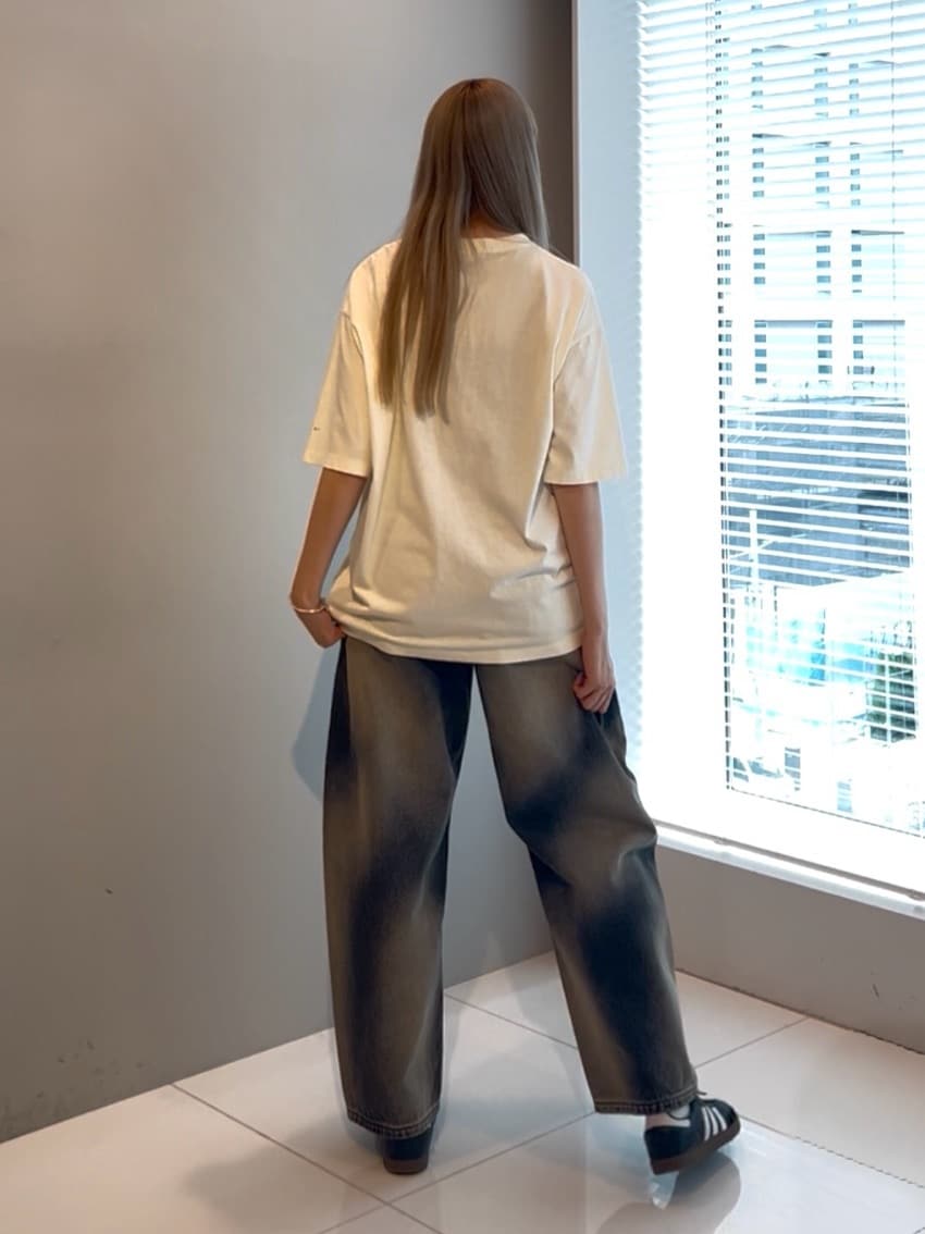 mさんの「tk.TAKEO KIKUCHI｜ヴィンテージライクスタッズTシャツ」を使ったコーディネート