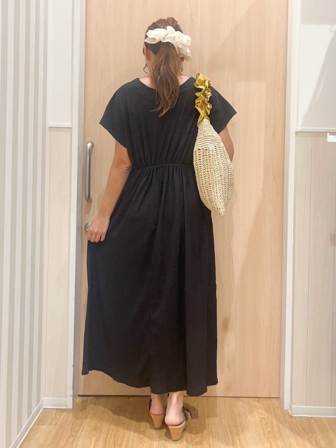 natsumiさんの「SHOO･LA･RUE｜【前後2WAY】さらりと大人上品に 楊柳フレンチワンピース」を使ったコーディネート