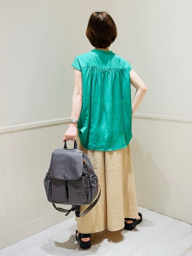 あきさんの「SHOO･LA･RUE｜【S-LL/洗濯後しわになりにくい】上品にきれい見え スラブギャザーブラウス」を使ったコーディネート