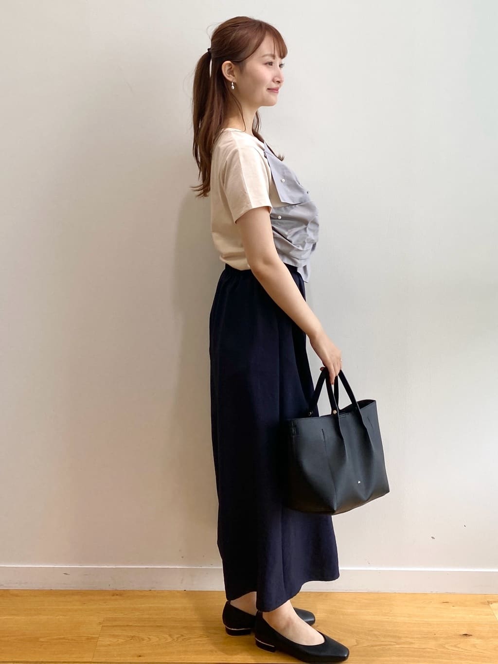みさかさんの「index｜パール調アシメドッキングTシャツ【洗える／接触冷感】」を使ったコーディネート