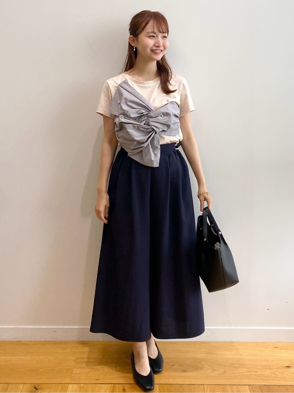 みさかさんの「index｜パール調アシメドッキングTシャツ【洗える／接触冷感】」を使ったコーディネート