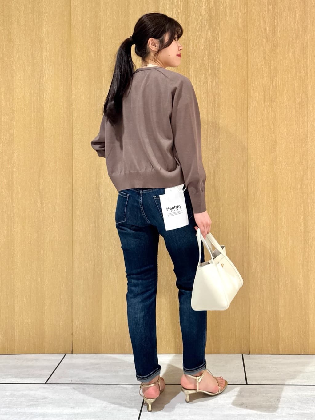 nanaさんの「UNTITLED｜【Healthy DENIM&times;UNTITLED】別注 R Mrytle（リマートル）テーパードデニム」を使ったコーディネート