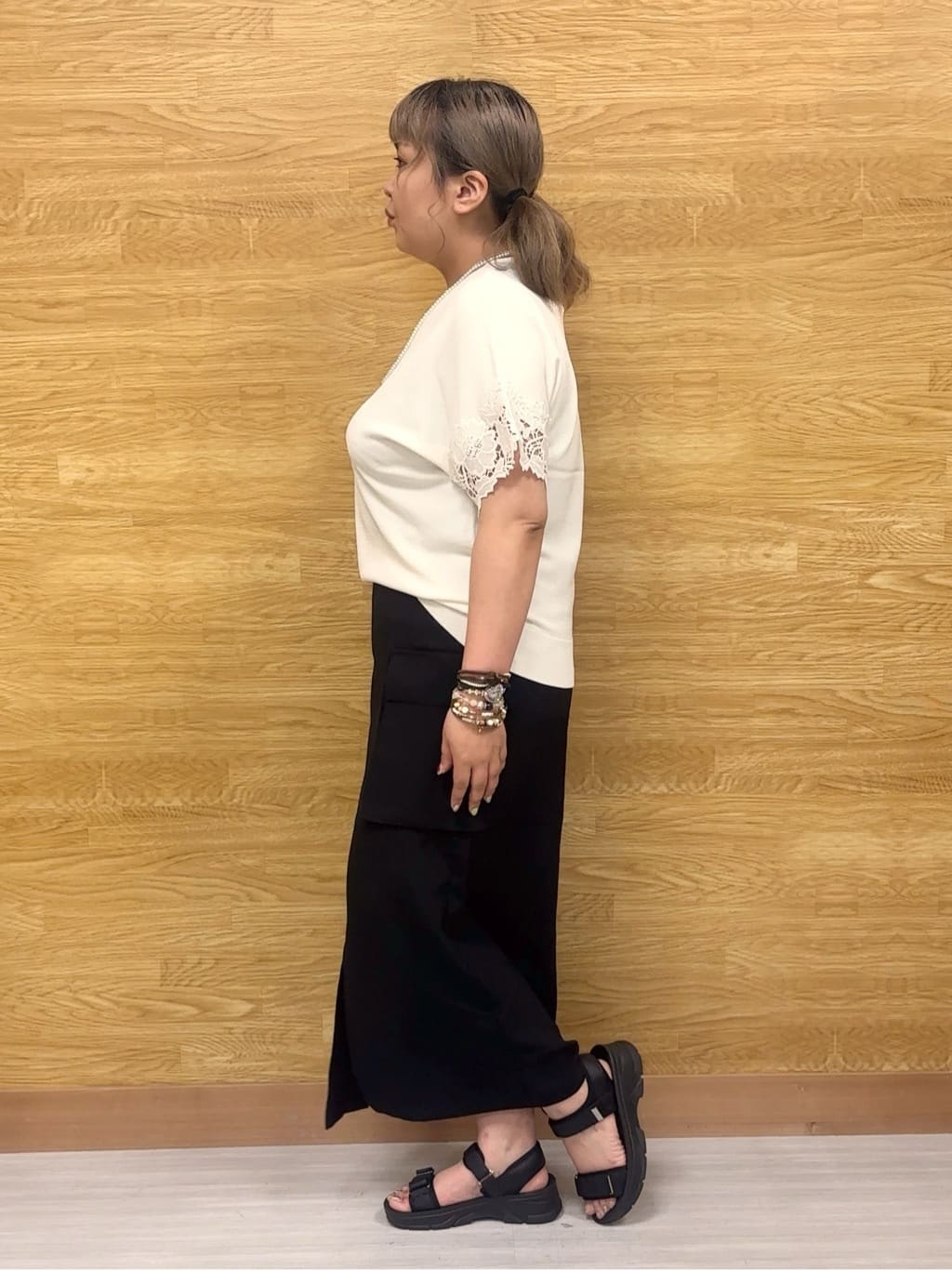 ぁむさんの「SHOO･LA･RUE｜【S-LL/ひんやり/UV/】大人上品な お袖レースニット」を使ったコーディネート