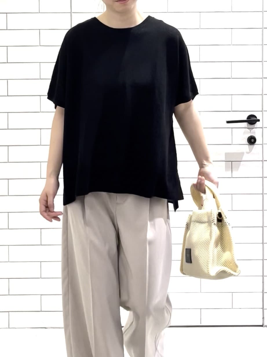 しおりさんの「OPAQUE.CLIP｜《5色展開／S-LLサイズ》リラクシーメッシュニット【洗濯機洗い可】」を使ったコーディネート