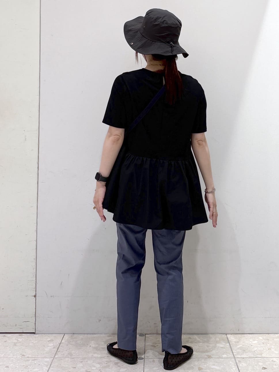 mameさんの「OPAQUE.CLIP｜麻混ハイストレッチイージースティックパンツ【洗濯機洗い可】」を使ったコーディネート