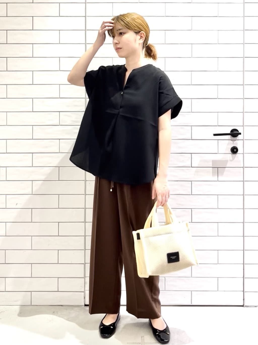 しおりさんの「OPAQUE.CLIP｜《7色展開／SS-LLサイズ》ストレッチスキッパーブラウス／セットアップ対応【洗濯機洗い可／防シワ】」を使ったコーディネート