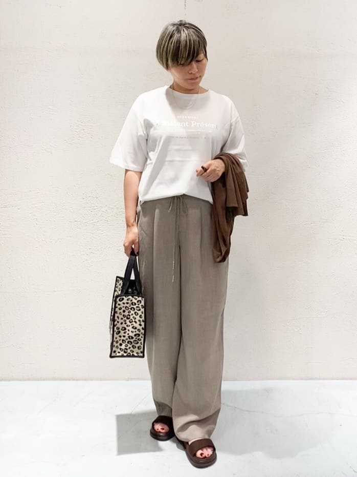 ばっちょさんの「grove｜◆【接触冷感/UVカットetc】夏に嬉しい機能付き！ベーシックショートカーディガン」を使ったコーディネート
