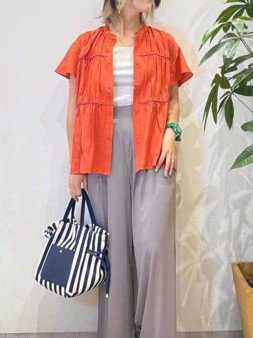 misakiさんの「SHOO･LA･RUE｜【S-LL/ひんやり/UV】リラクシーな穿き心地 エアリーワイドパンツ」を使ったコーディネート